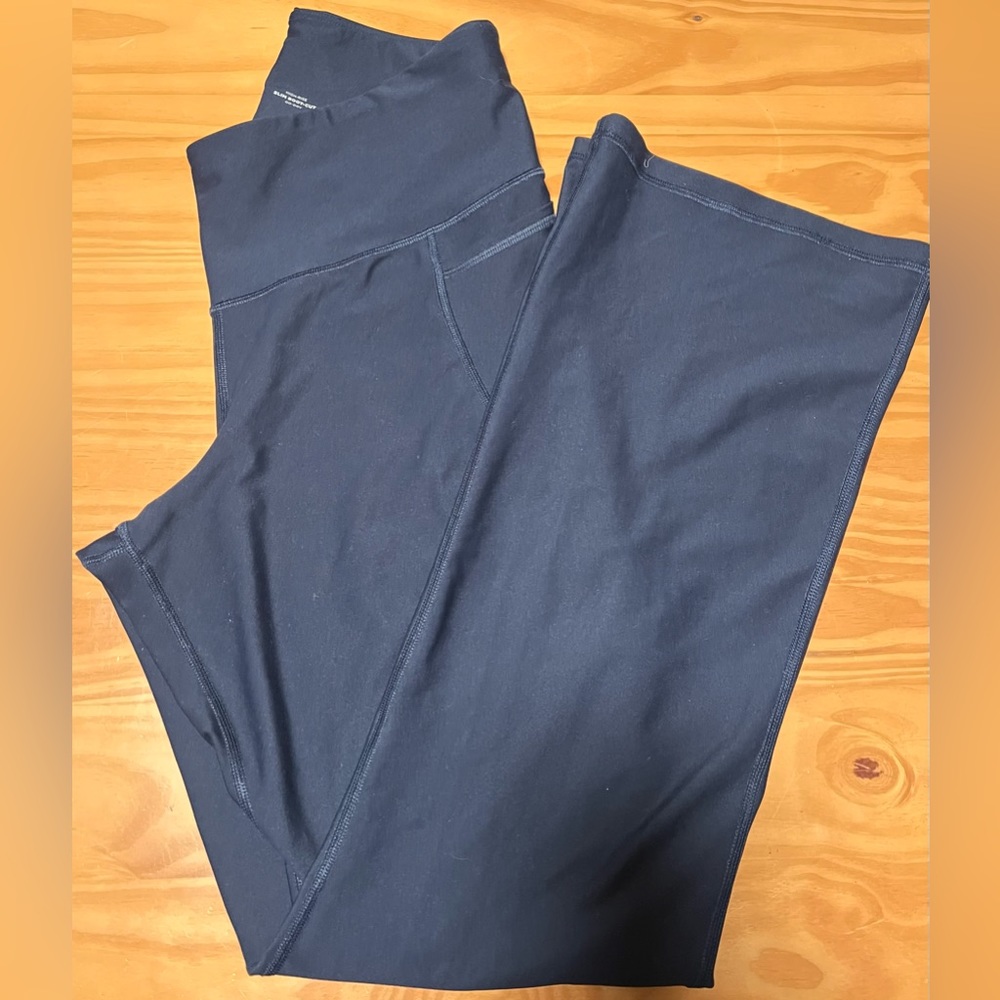 Old Navy Active Powersoft High-Rise Slim Boot-Cut Leggings